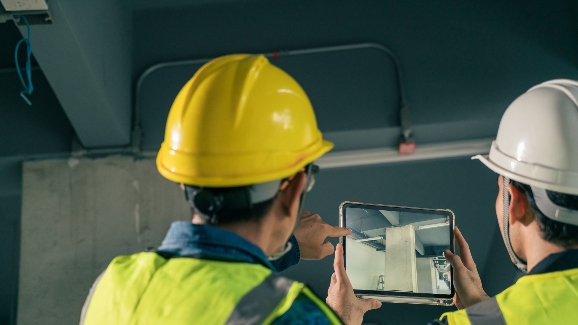 Field and office on one page: logs, RFIs, submittals, T&M, and photos